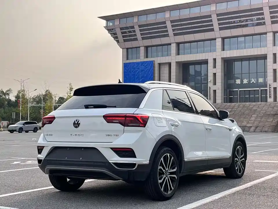 Volkswagen T-ROC exploring Songs