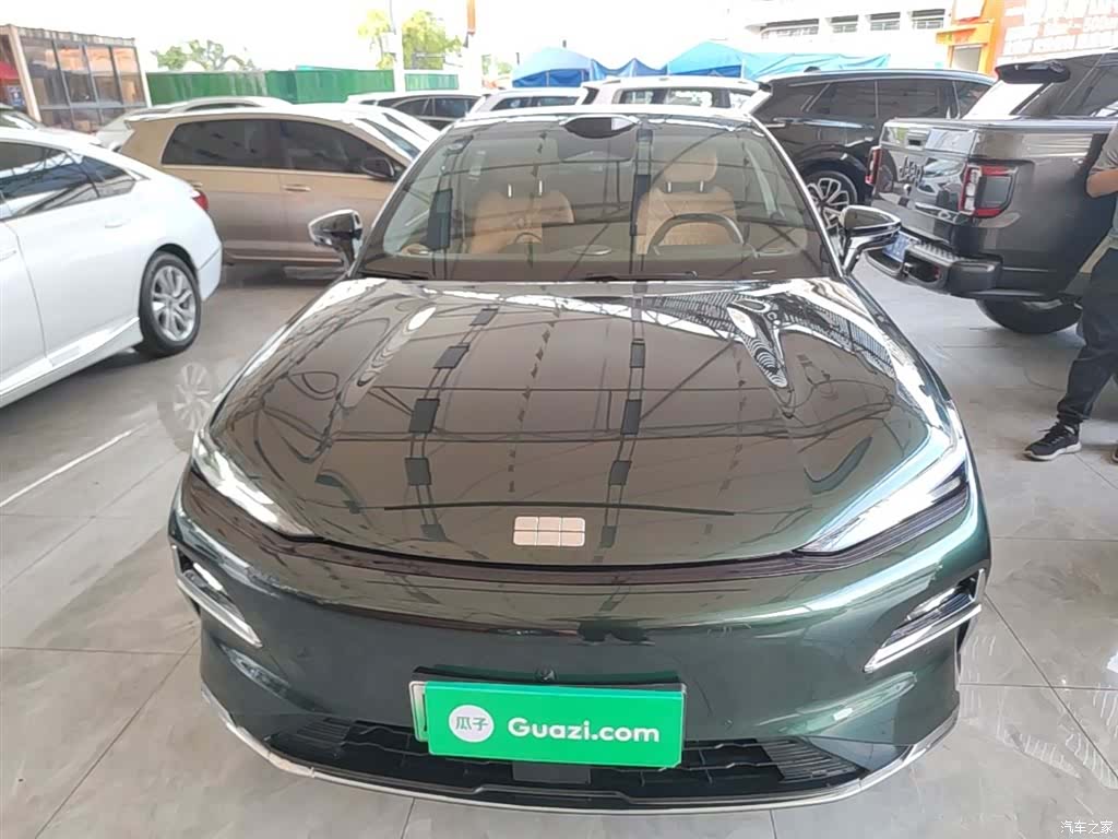 Geely 8, 2025 3