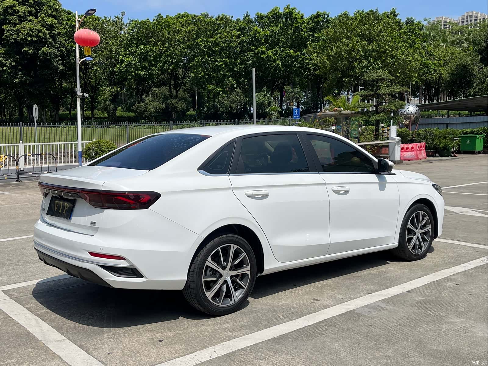 Geely Emgrand, 2022 3