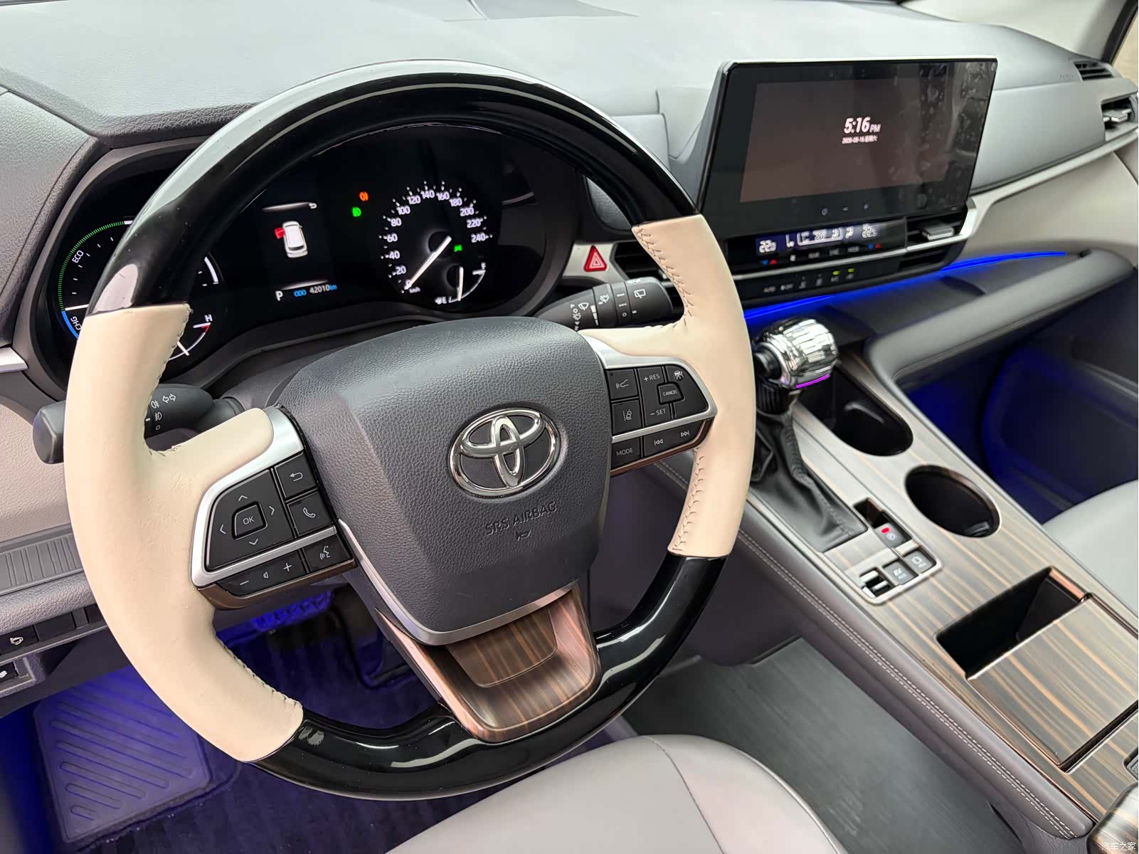 Toyota Granvia, 2024 24