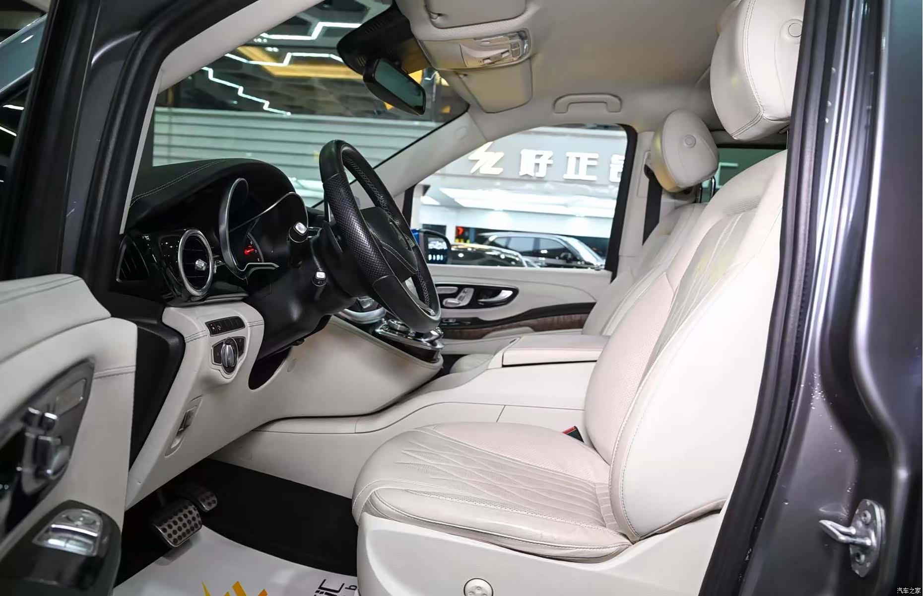 Mercedes-Benz V-Class, 2020 11