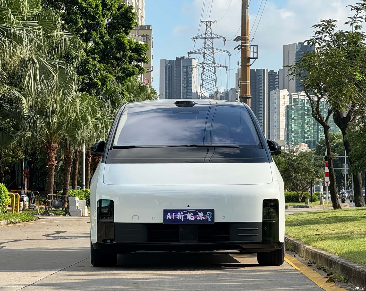 Li Auto MEGA, 2025 2