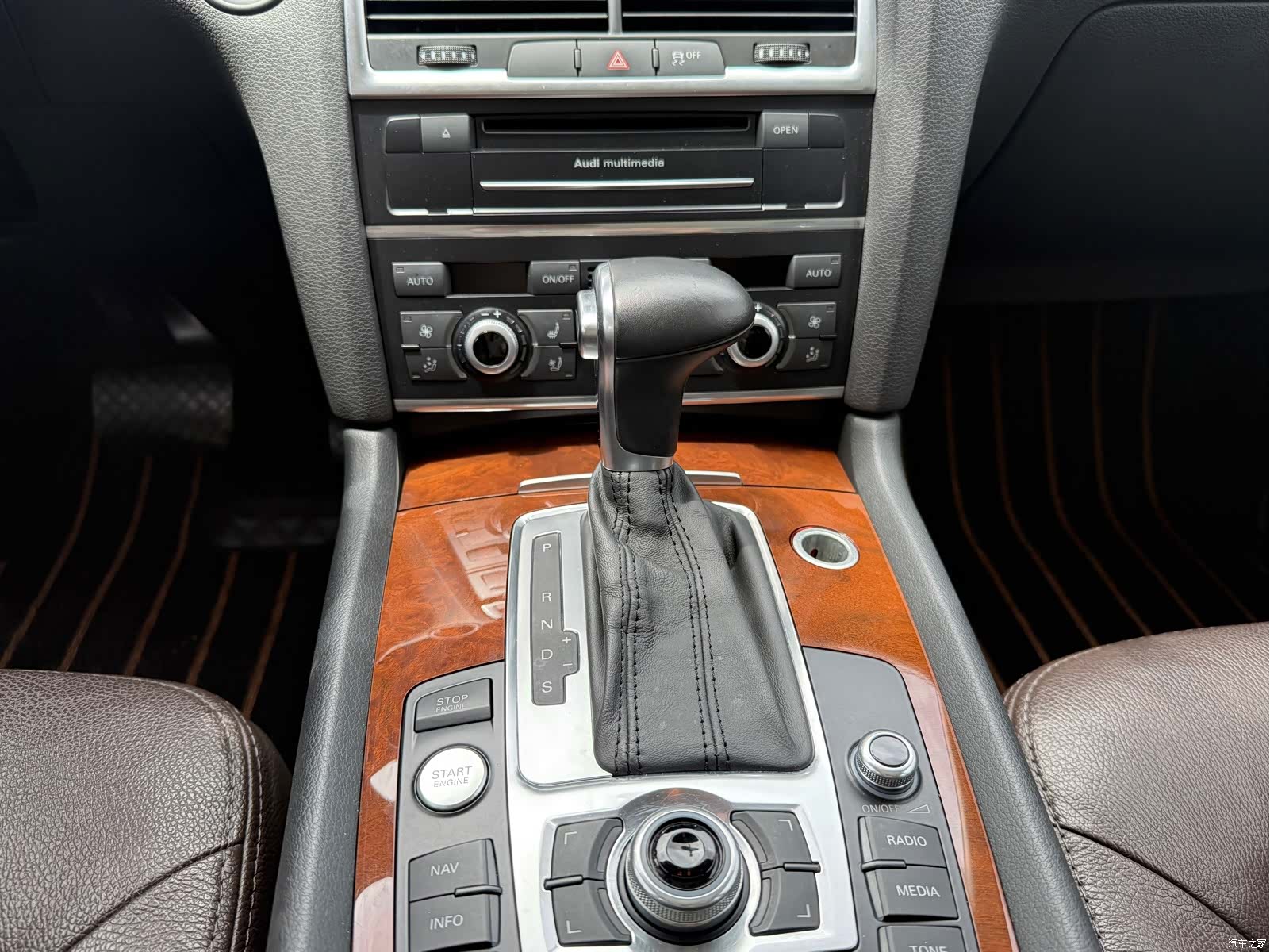 Audi Q7, 2015 11