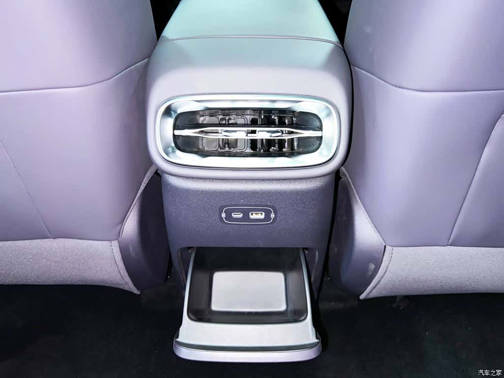 Leapmotor B10, 2025 25
