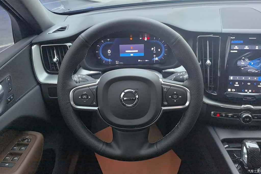 Volvo XC60, 2024 15