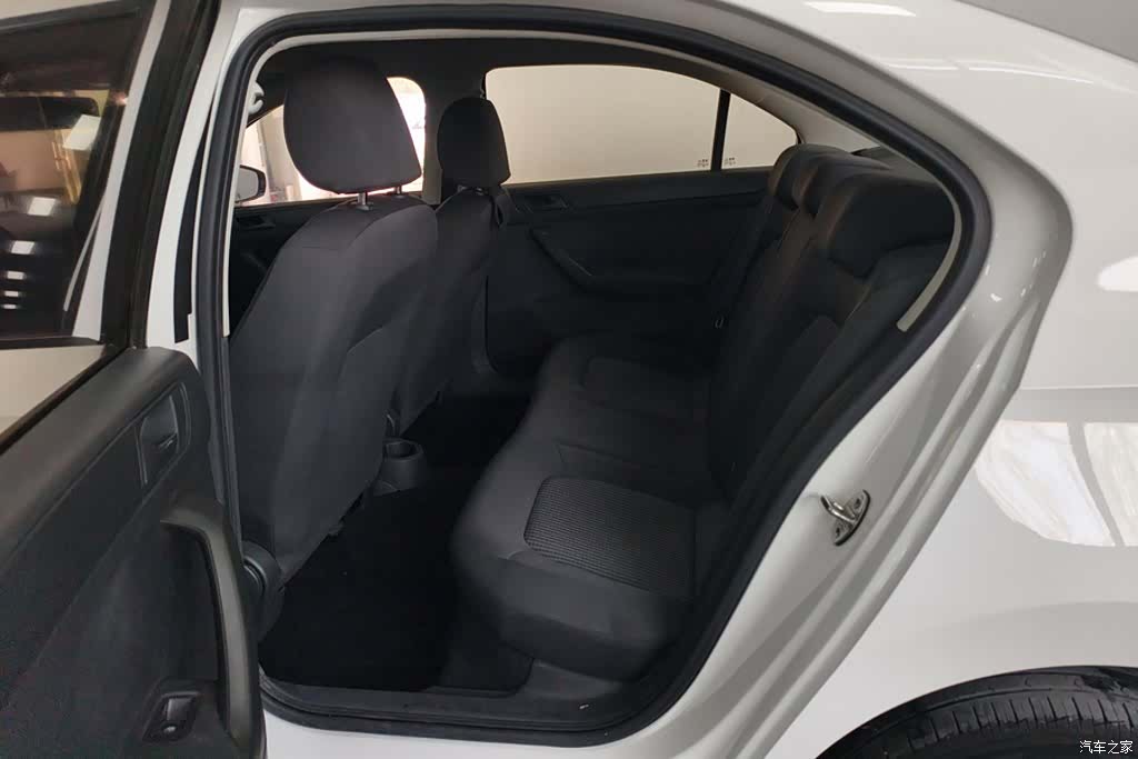 Volkswagen Santana, 2018 11