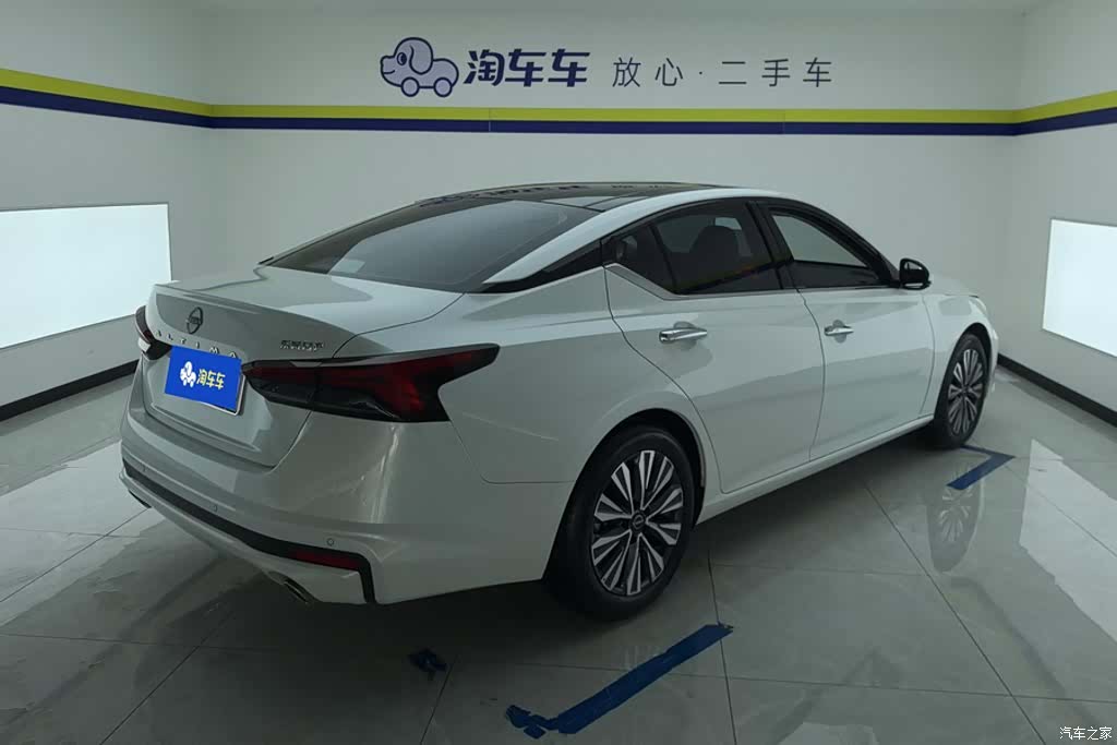 Nissan Teana, 2024 3