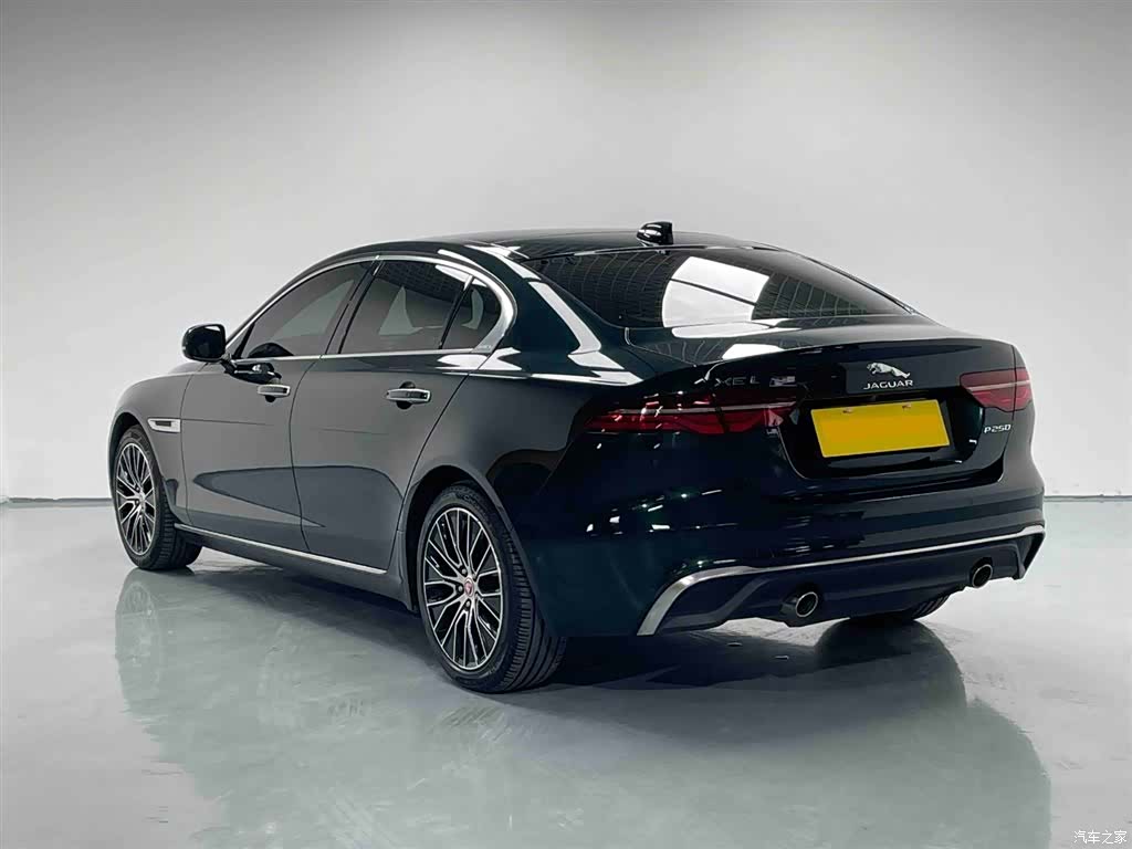 Land Rover XEL, 2022 9