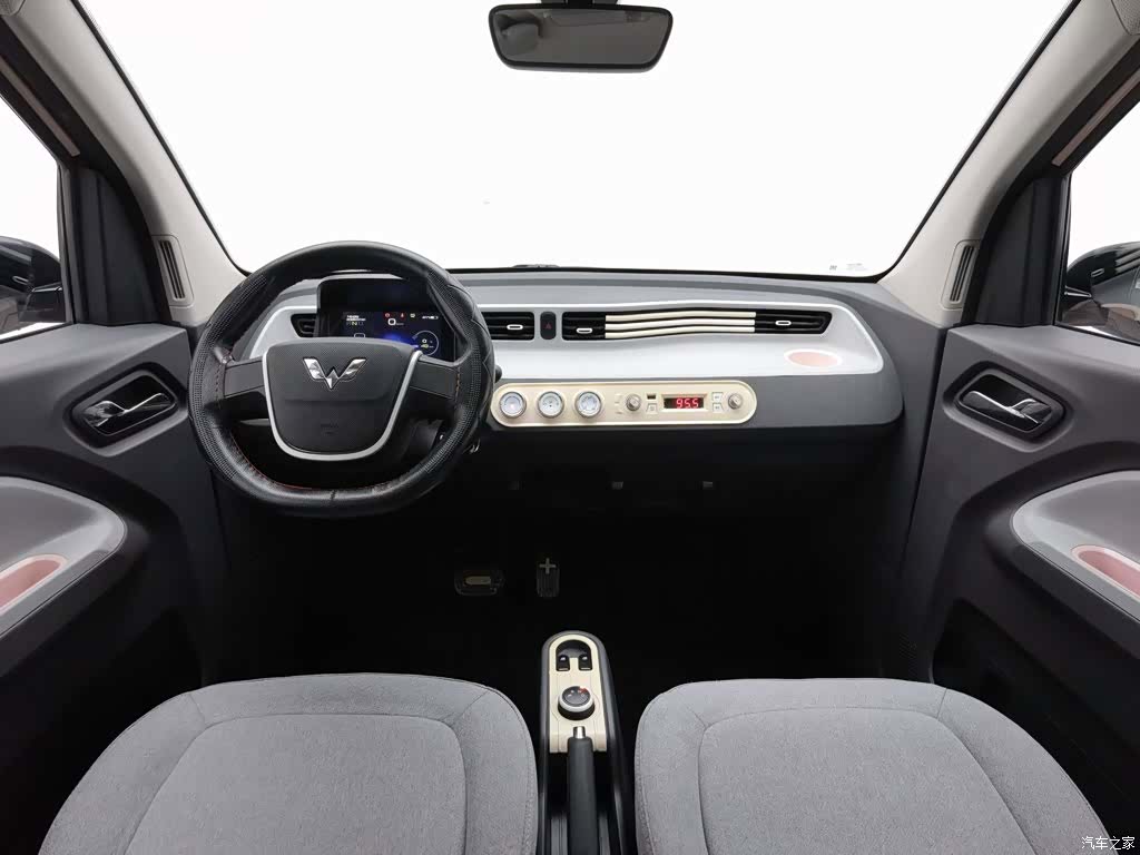 Wuling MINIEV, 2021 все фото