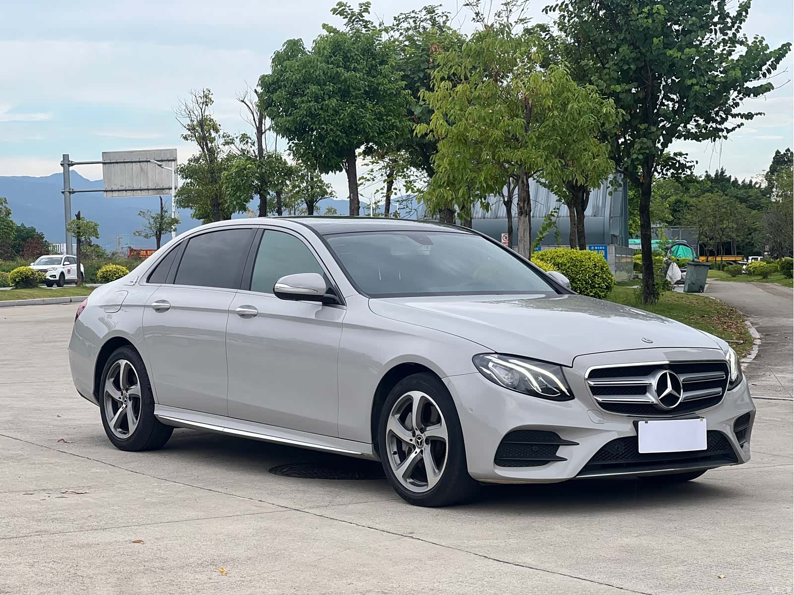 Mercedes-Benz E-Class, 2018 3