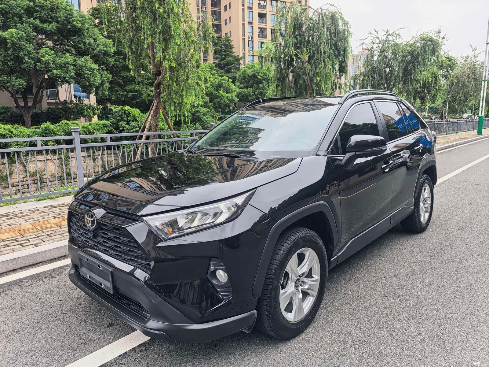 Toyota RAV4, 2021 1