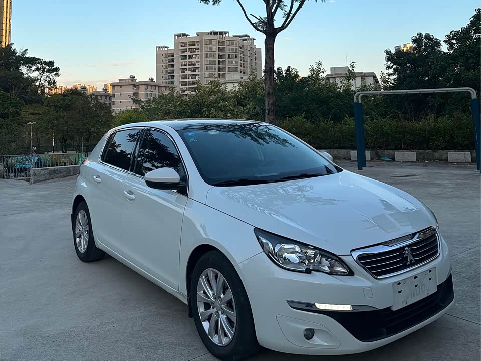 Peugeot 308S