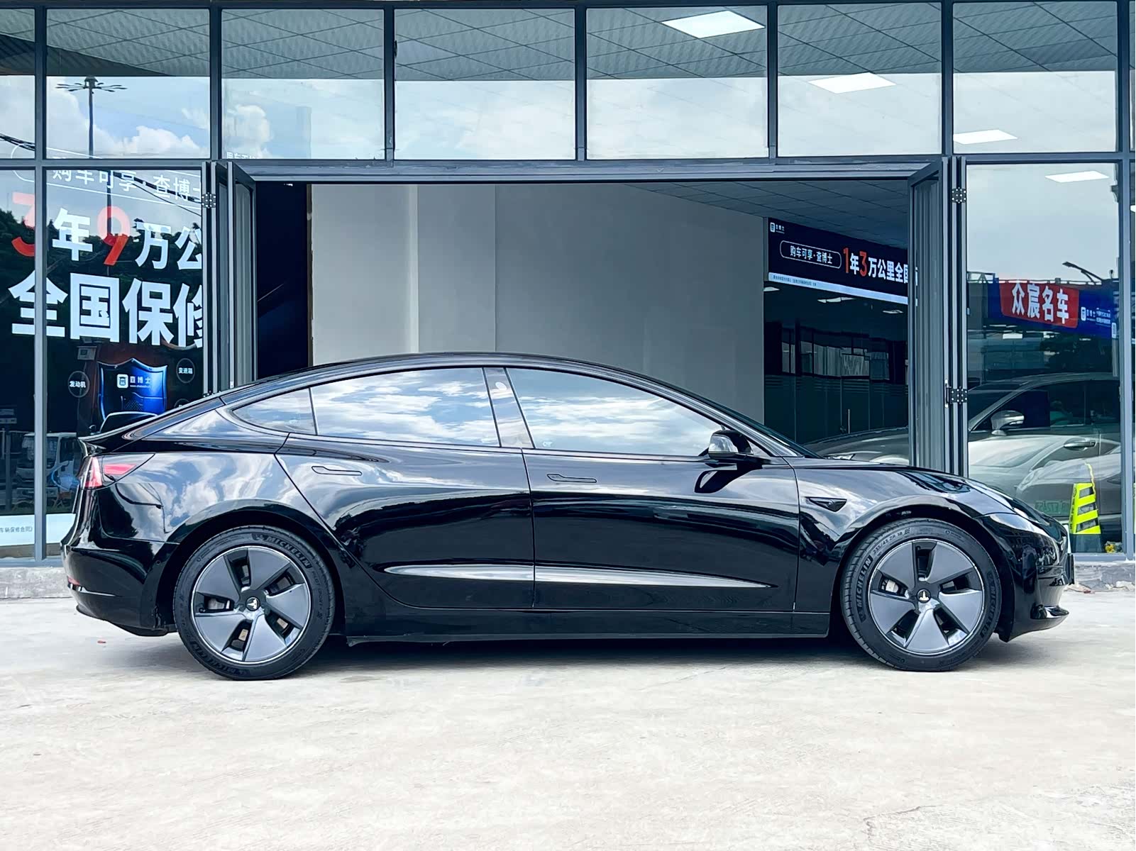 Tesla Model 3, 2022 4