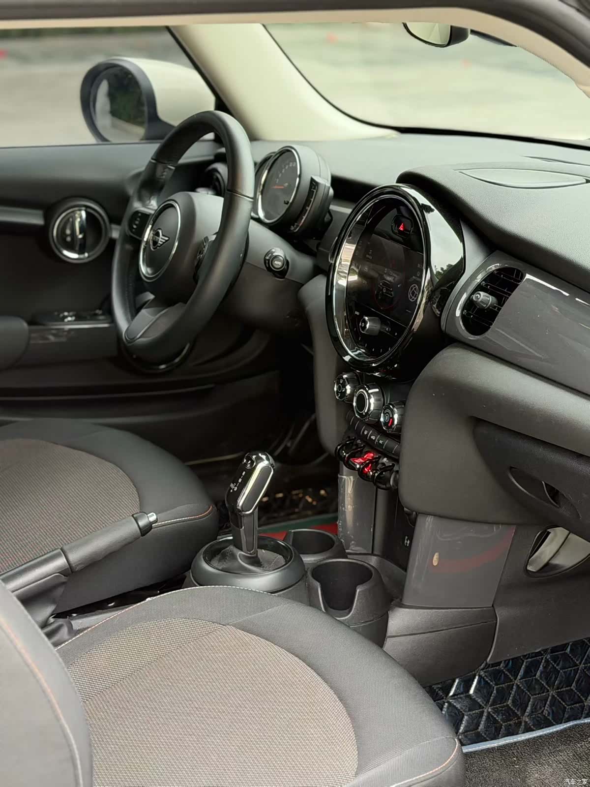 Mini ONE, 2021 8