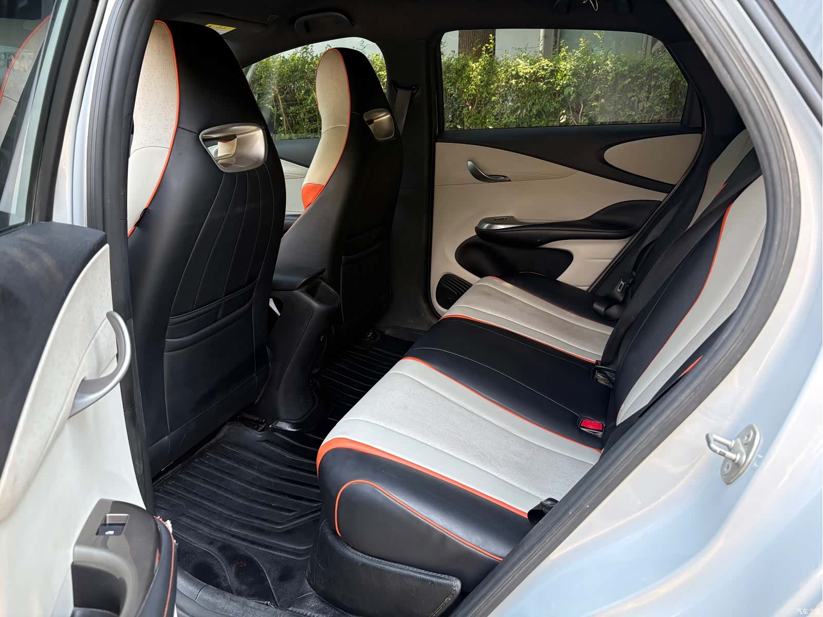 BYD Dolphin, 2022 все фото