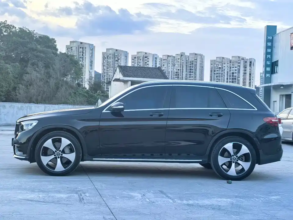 Mercedes-Benz GLC Mercedes-Benz GLC