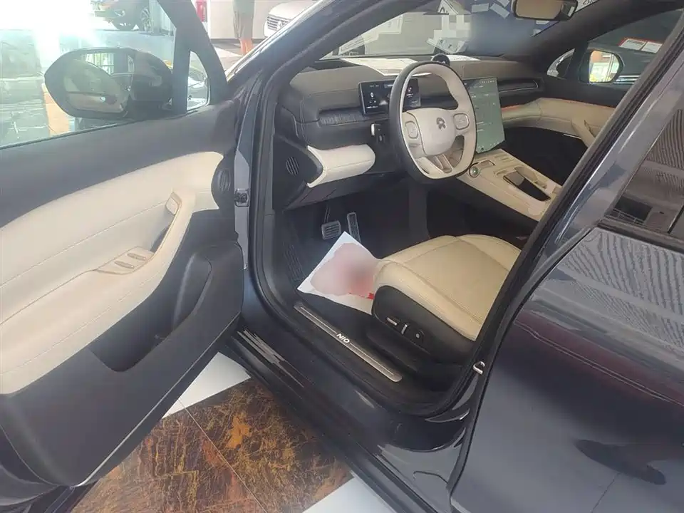 NIO ES6
