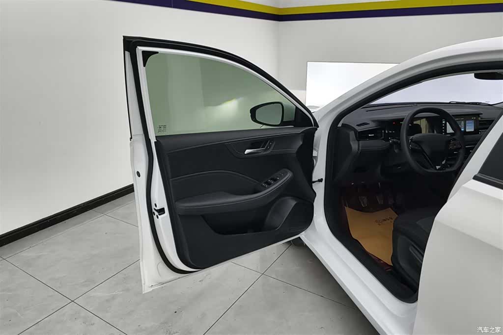 Roewe i5, 2025 7