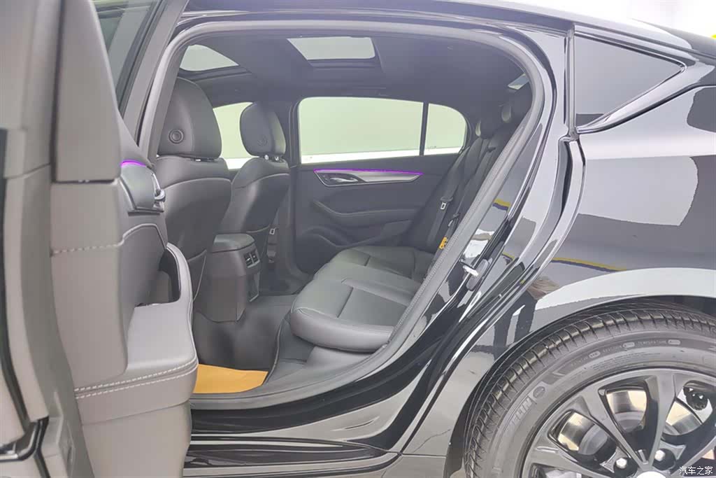 Cadillac CT5, 2023 11