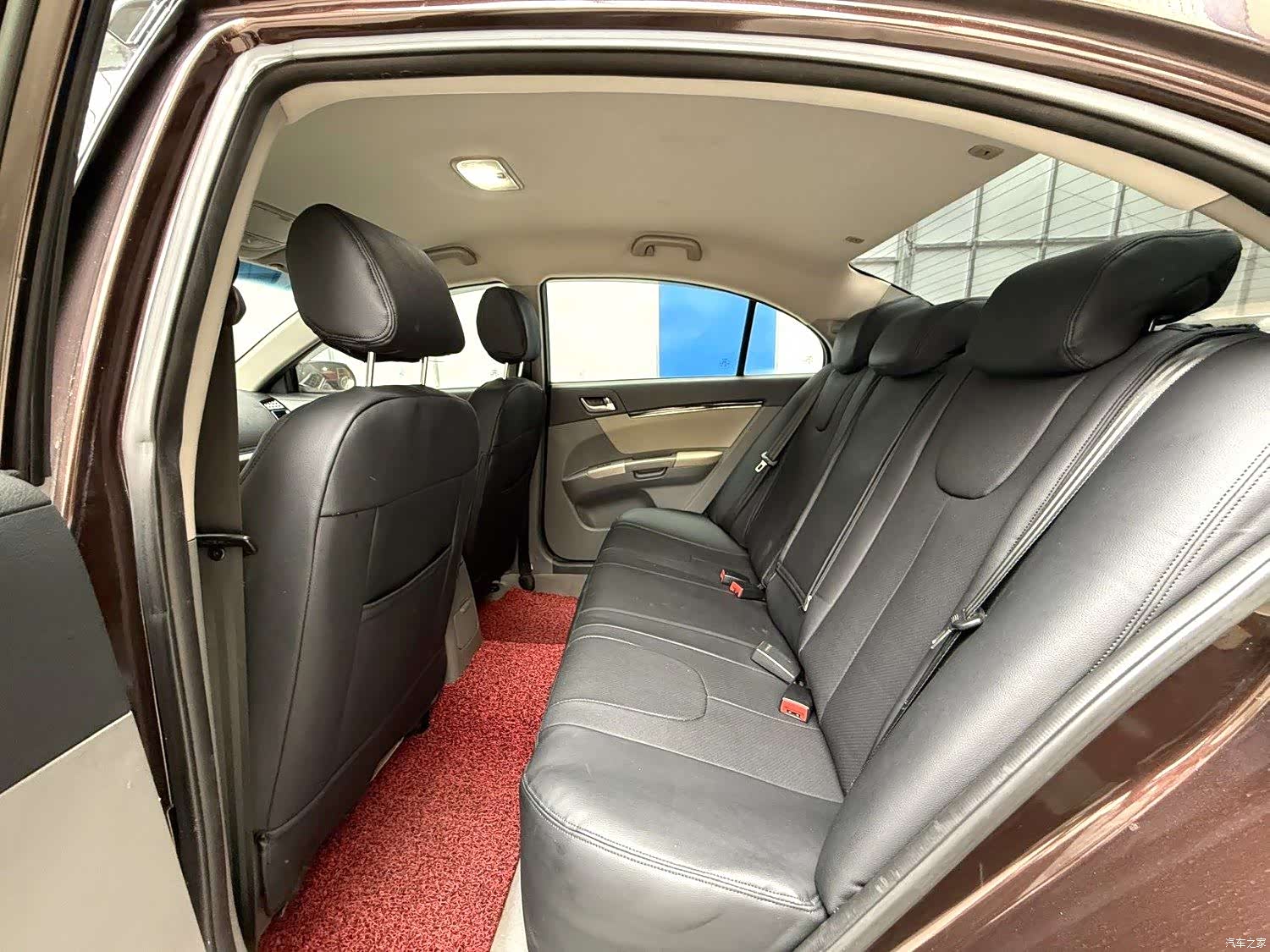 Geely Emgrand, 2012 8