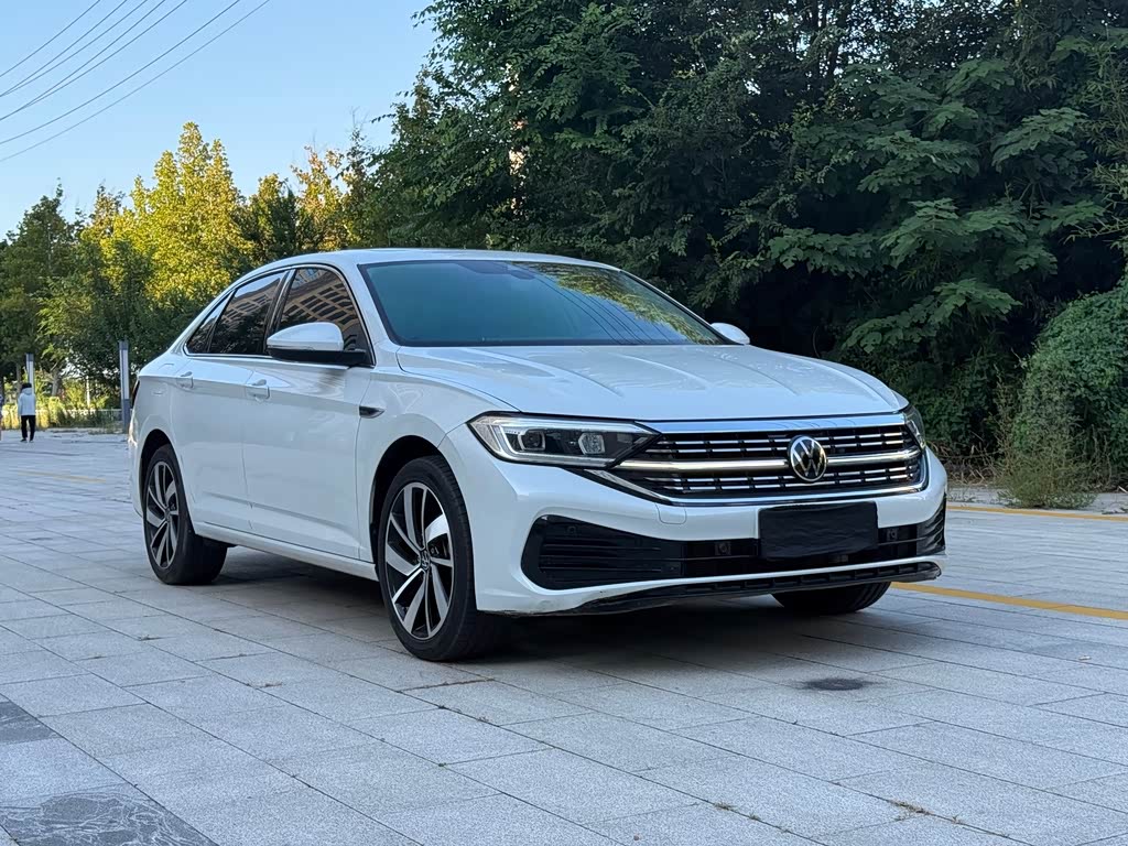 Volkswagen Sagitar 2025 300TSI DSG