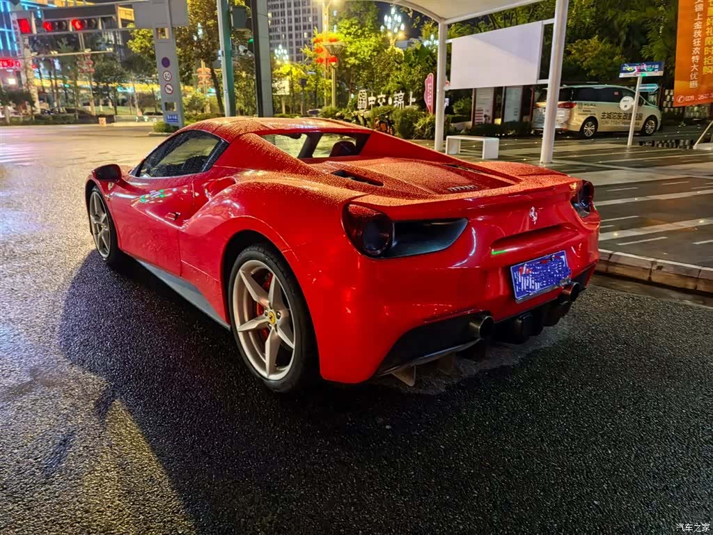 Ferrari 488, 2019 4