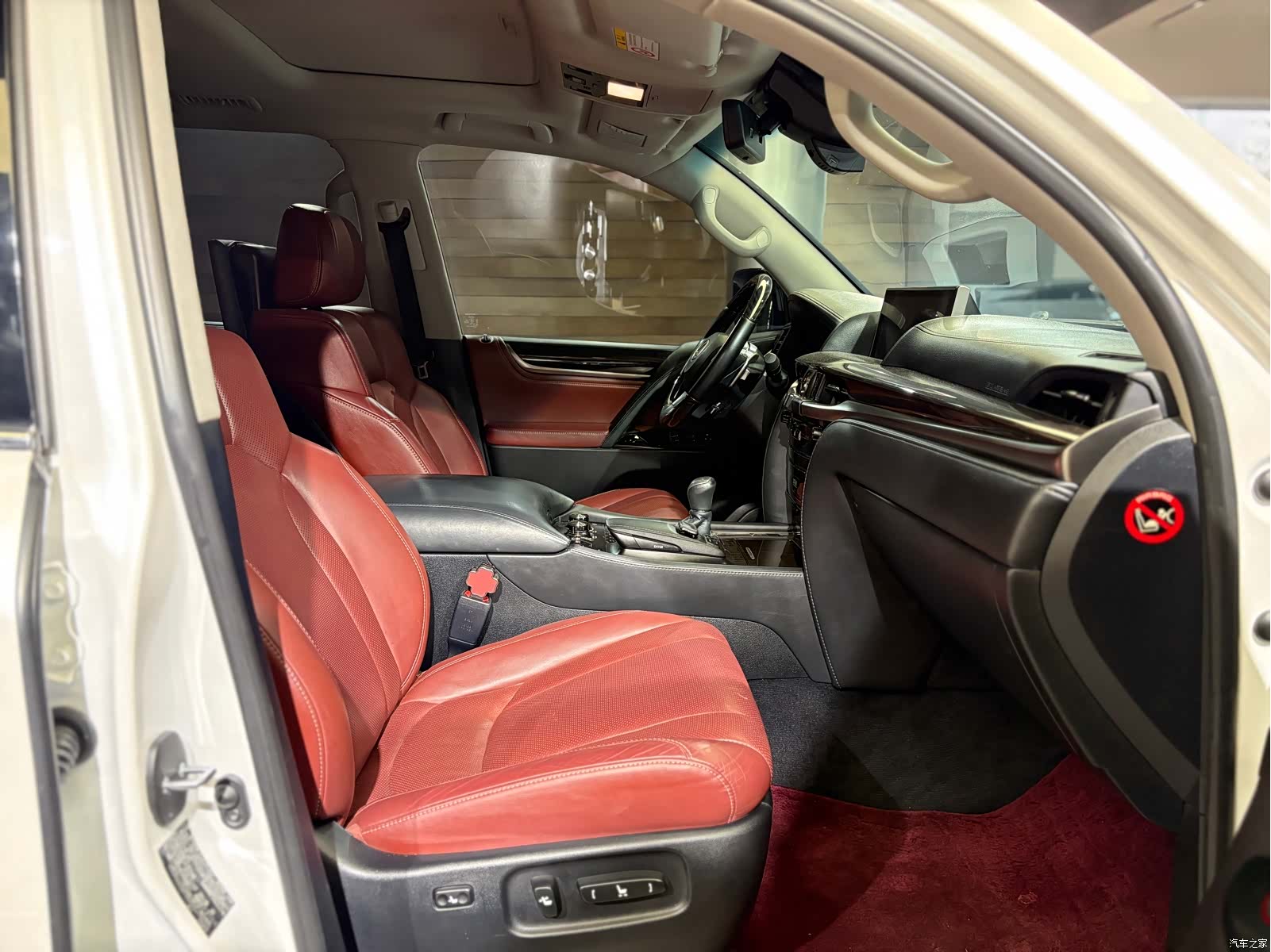 Lexus LX, 2018 17