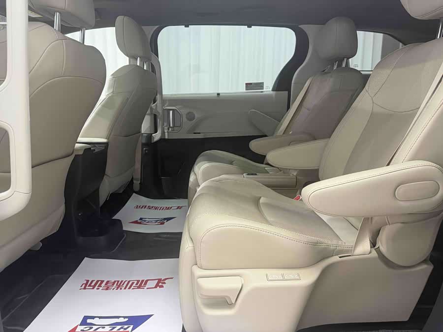 Toyota SIENNA 2023, фото 8