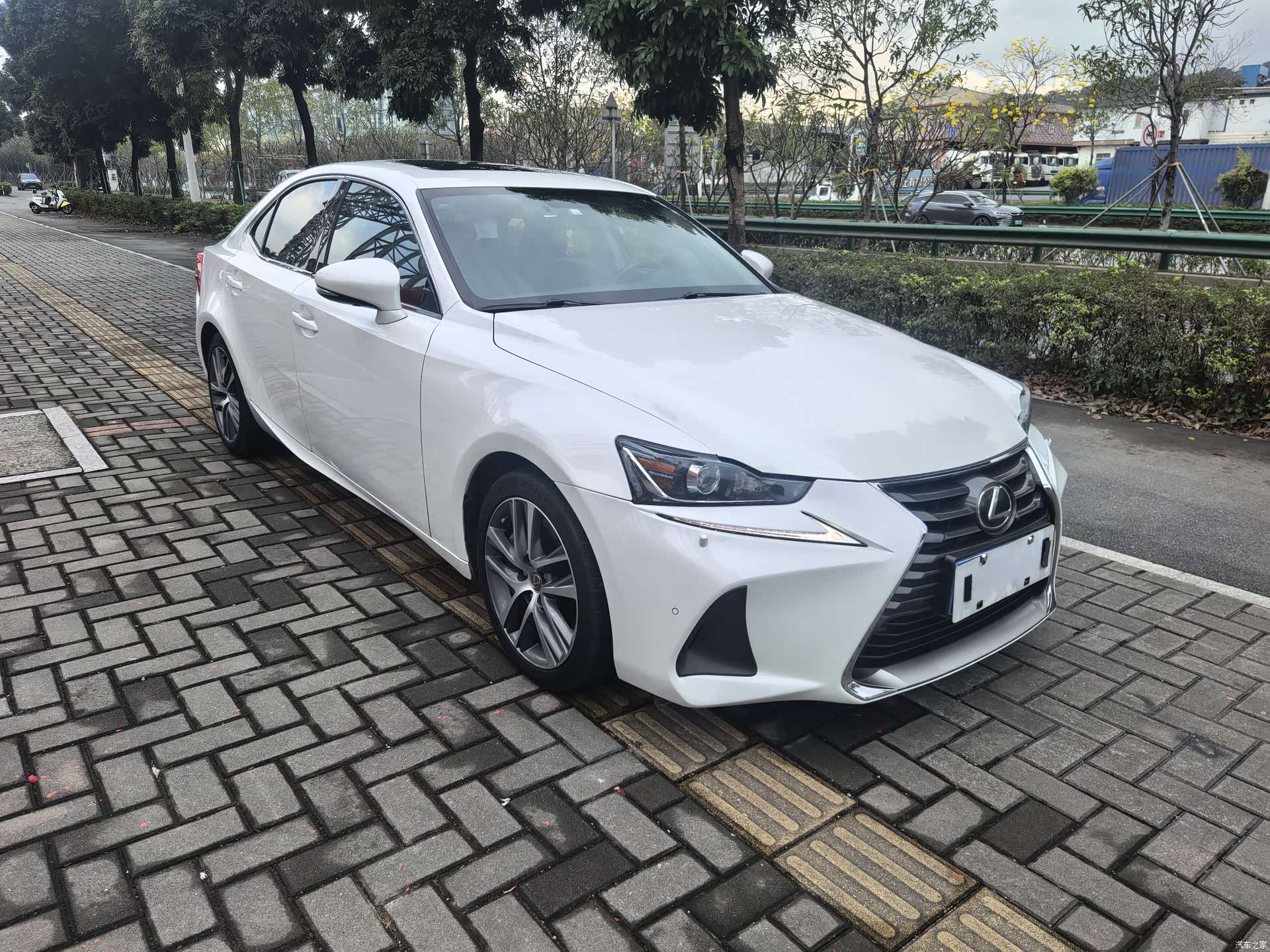 Lexus IS, 2018 3