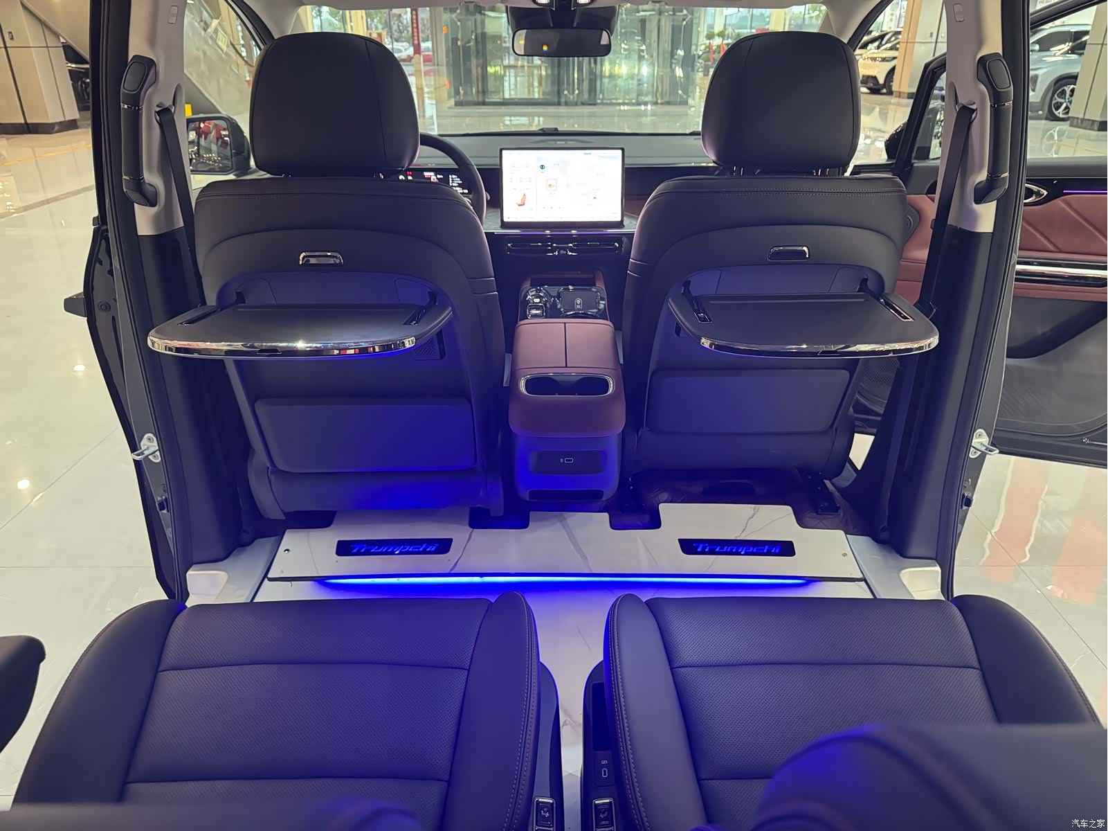 Trumpchi E8, 2024 13