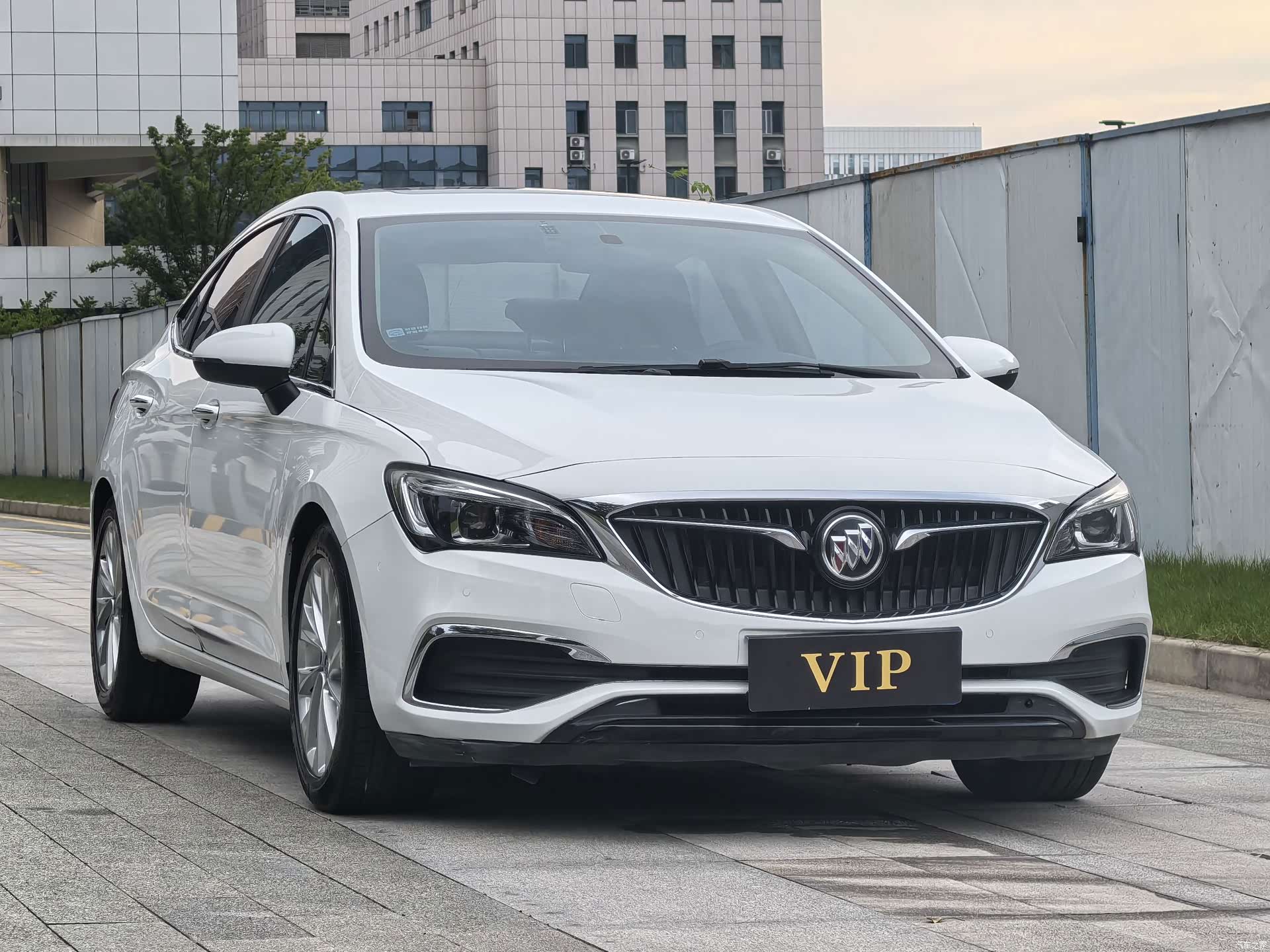 Buick Verano, 2018 3