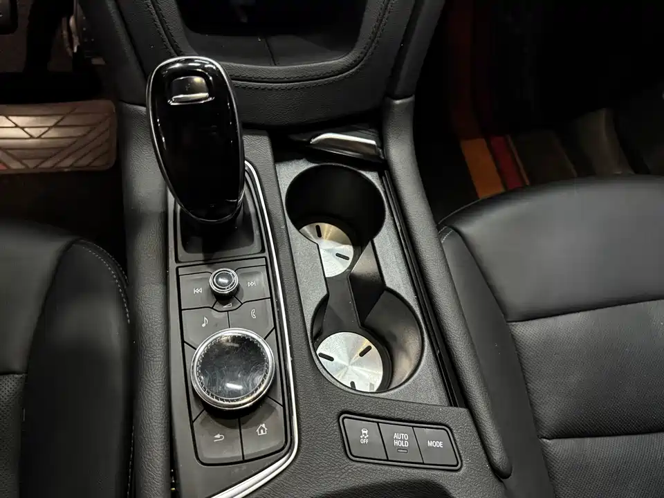 Cadillac XT6