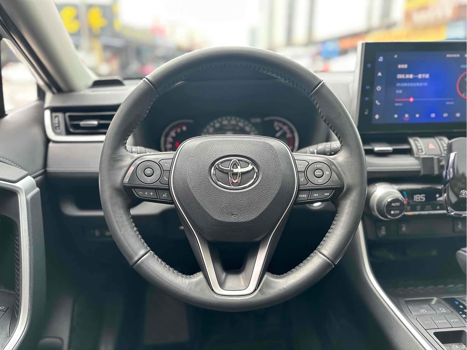 Toyota RAV4, 2022 9