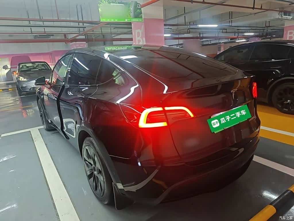 Tesla Model Y, 2023 23