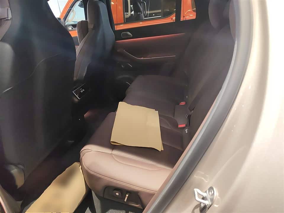 NIO EC7