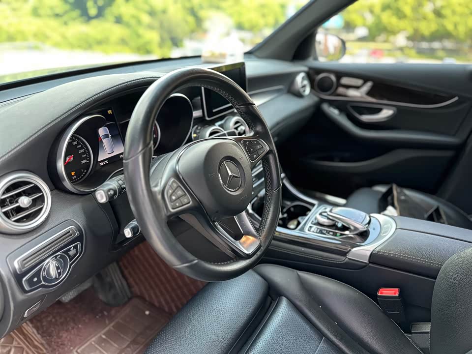 Mercedes-Benz GLC Mercedes-Benz GLC