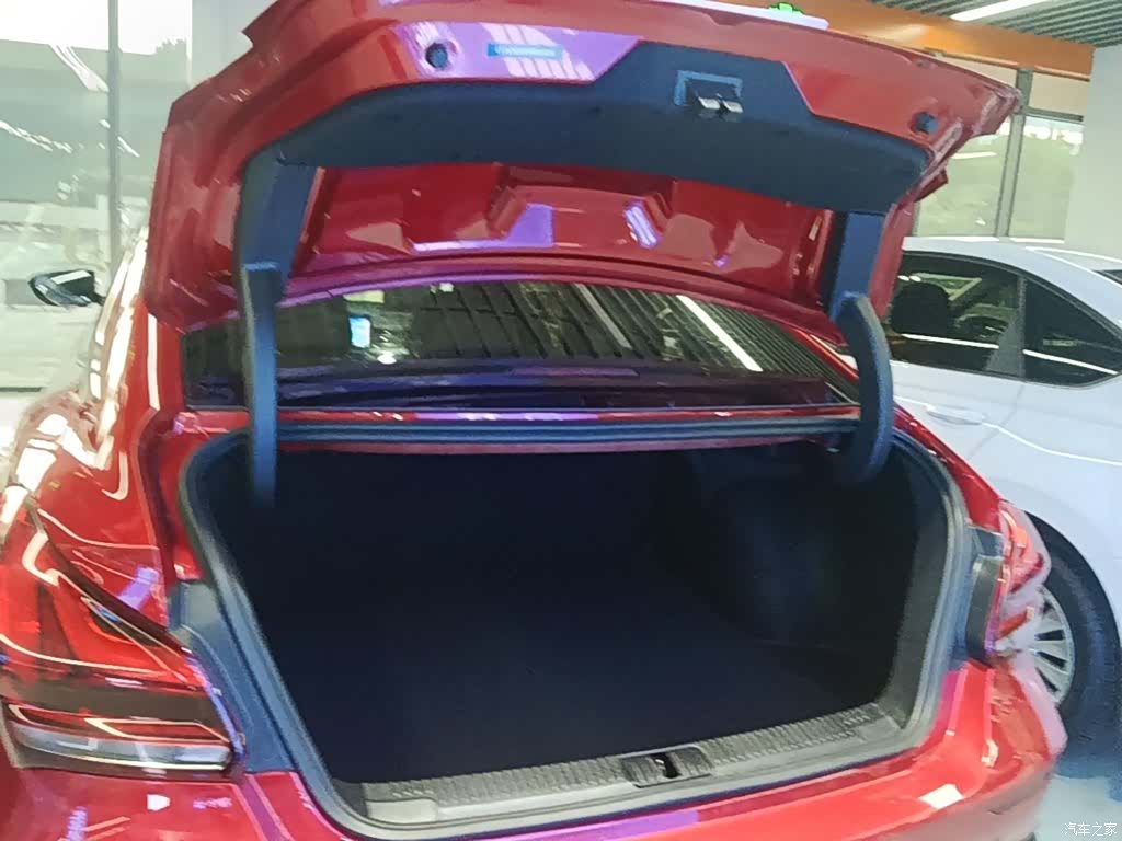 MG MG5, 2022 19