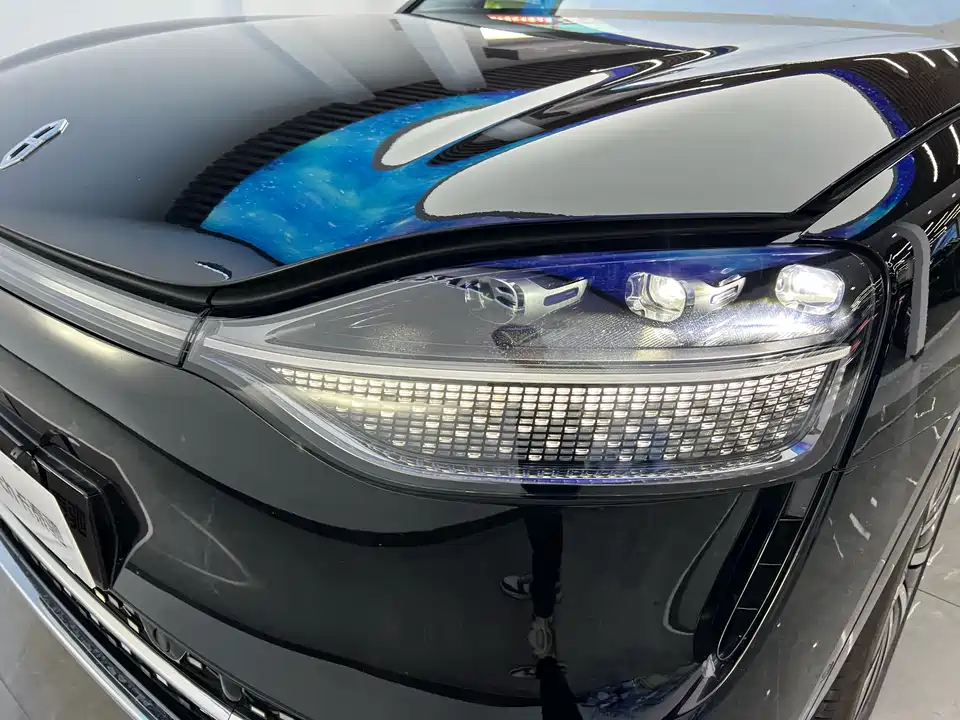 AITO Ask the world M9