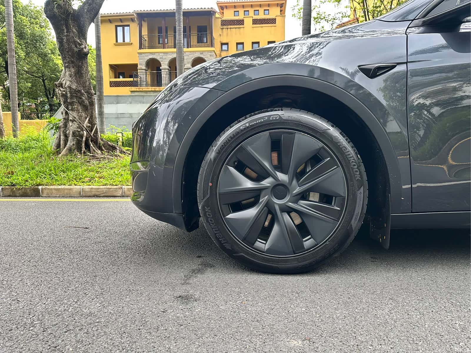 Tesla Model Y, 2024 11