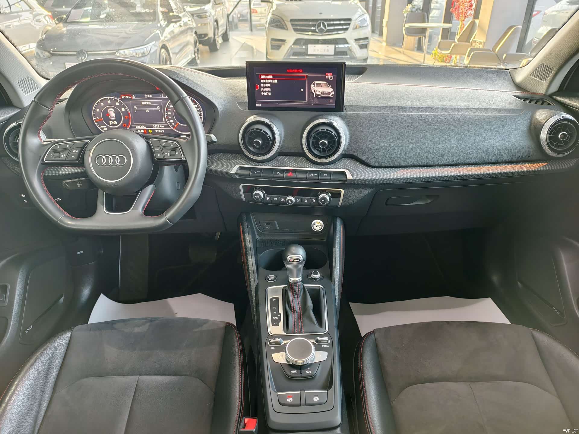 Audi Q2L, 2024 10