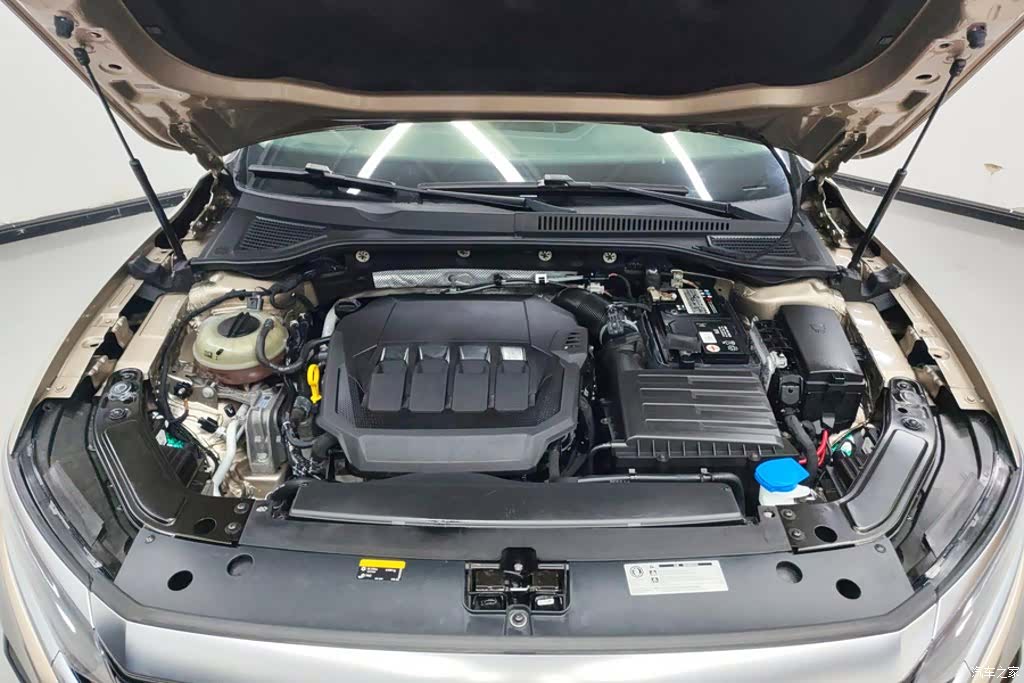 Volkswagen Passat, 2023 10