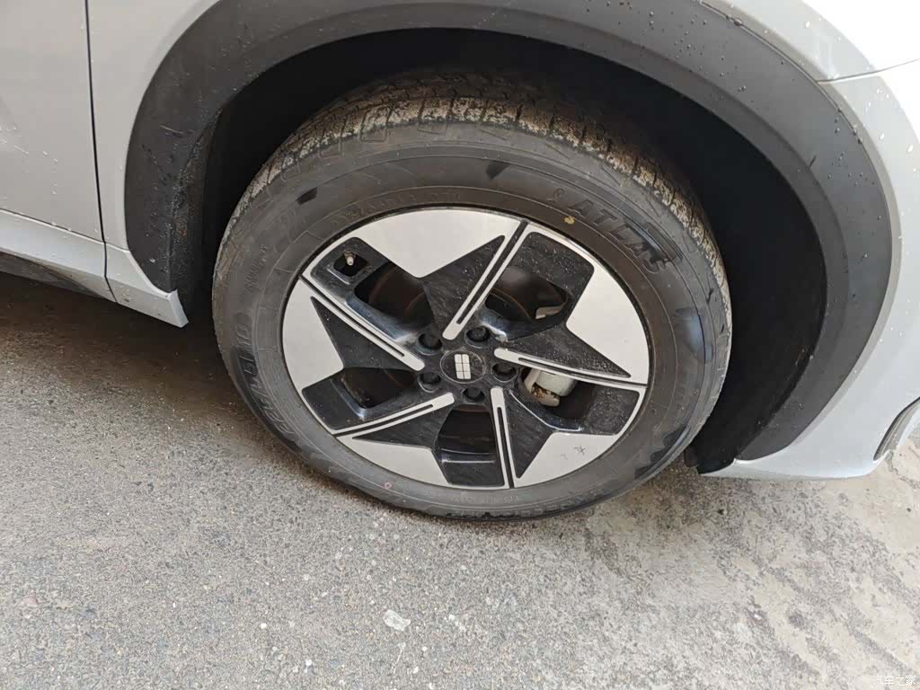 Geely Galaxy E5, 2025 8