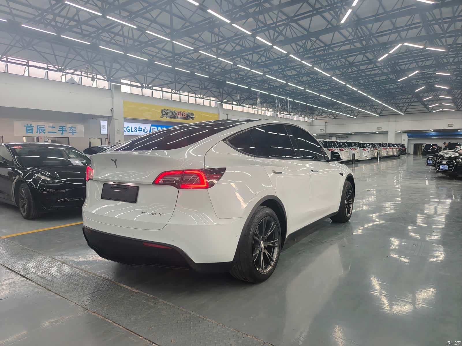 Tesla Model Y, 2024 8