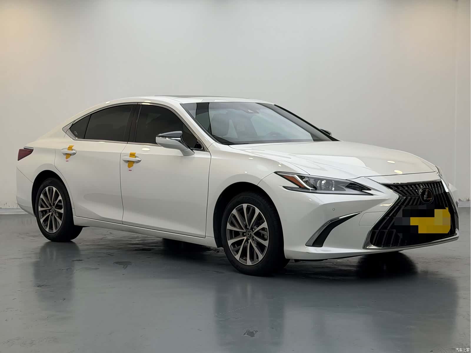 Lexus ES, 2024 3