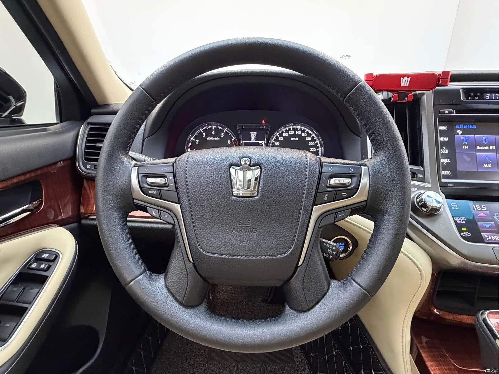 Toyota Crown, 2016 9