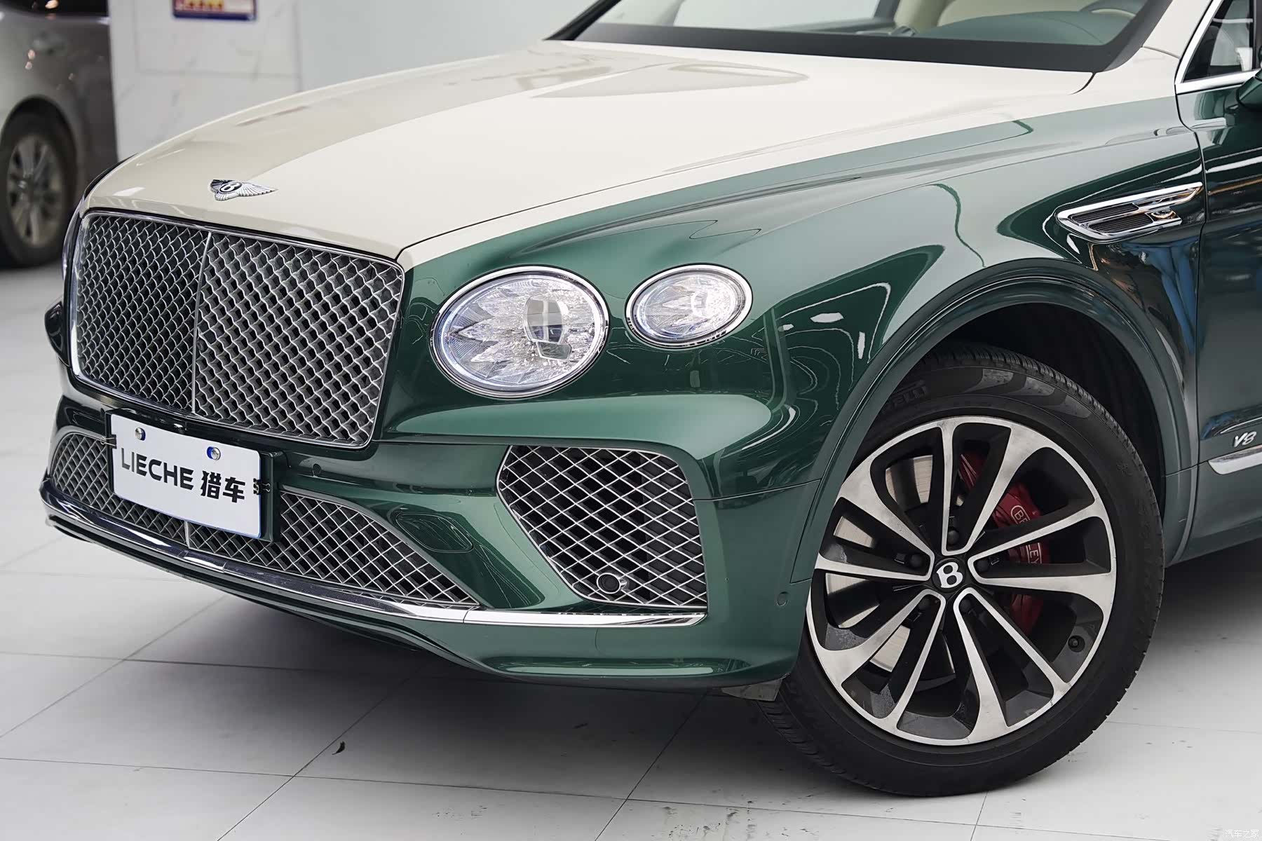 Bentley Bentayga, 2021 все фото