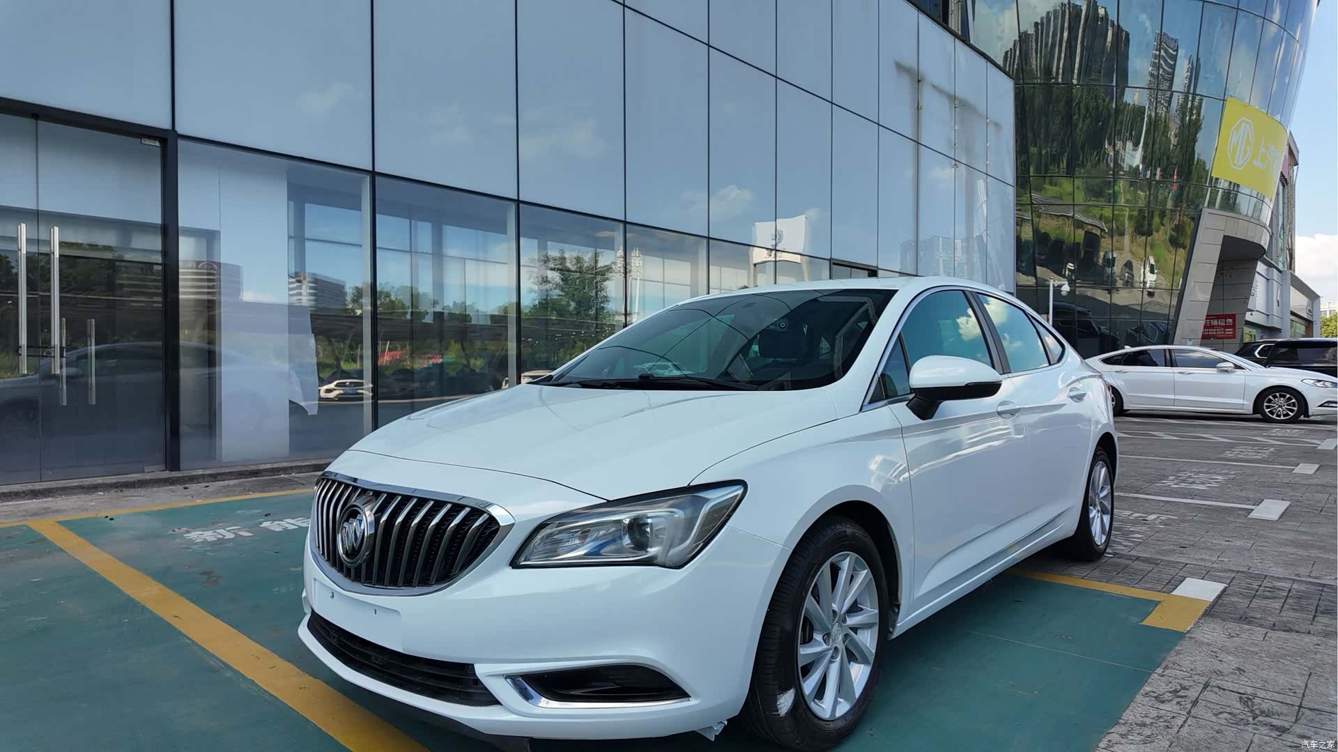Buick Verano, 2016 1