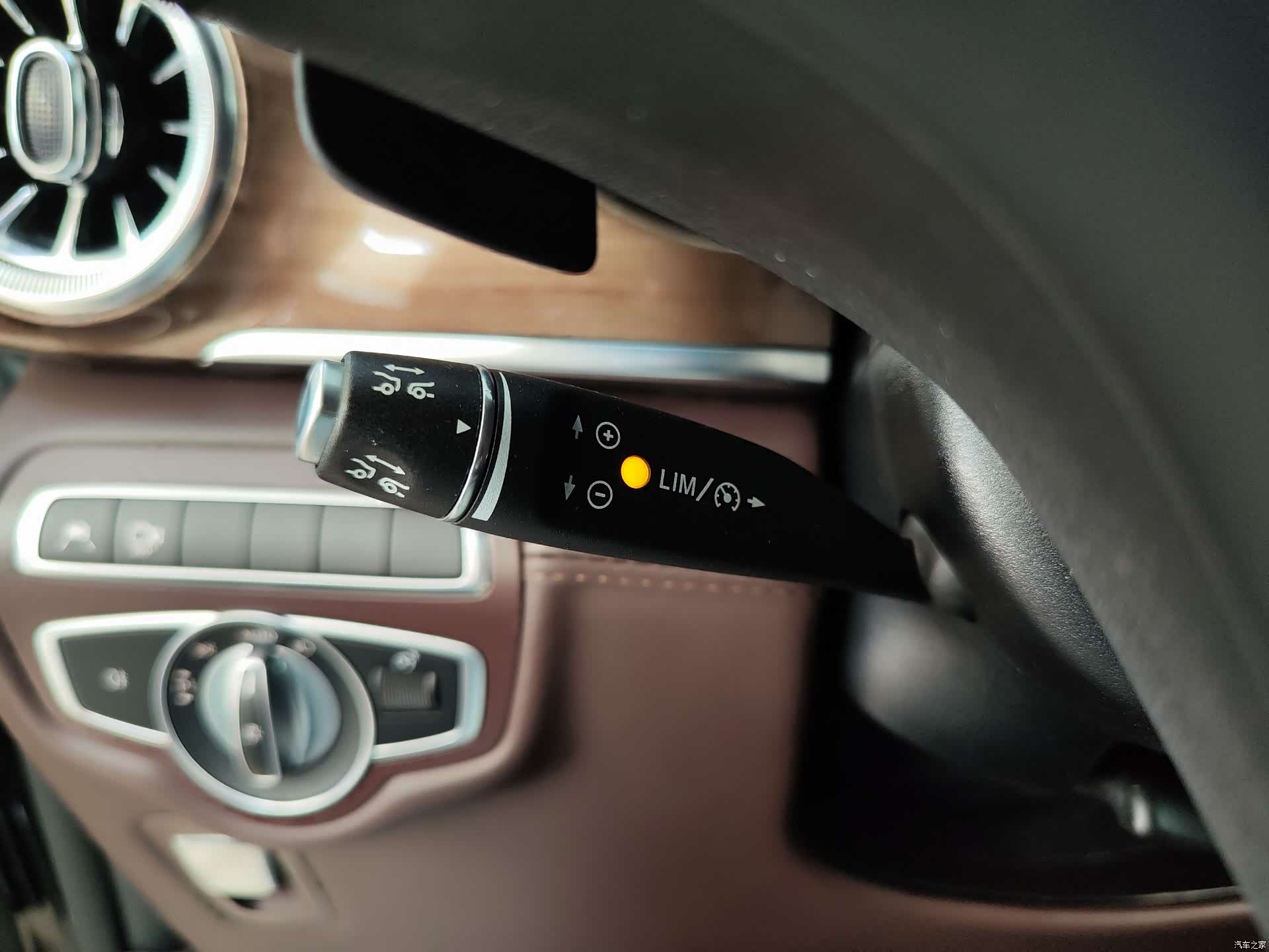 Mercedes-Benz V-Class, 2022 25