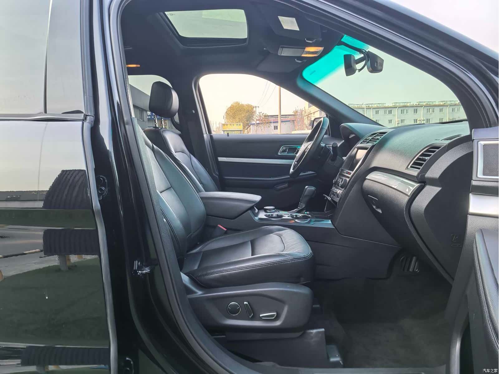 Ford Explorer, 2016 15