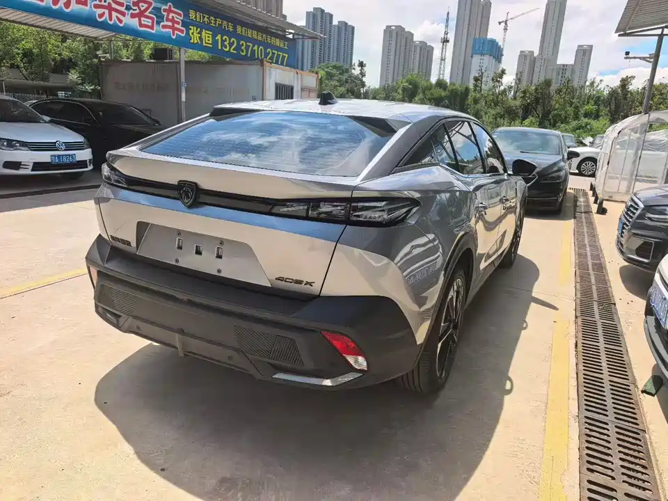 Peugeot 408X